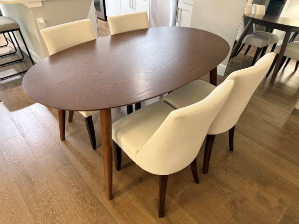 Dining Table Set - 4 Chairs + Table 1