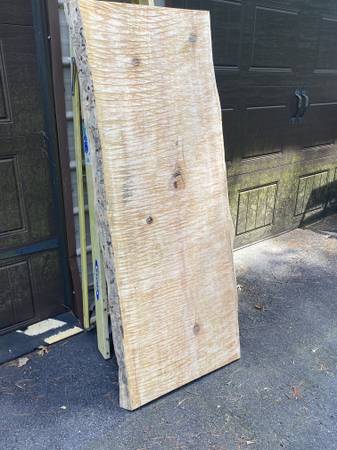 Losa de pino blanco desbastado con borde natural - $100 (Dawsonville)63470456321153122