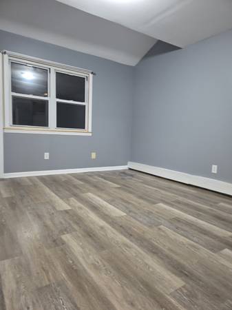 $3,000 / 3br - 900ft2 - Nice 3 BDRM rental w/ Pvt Yard (Far Rockaway)63854288752899124