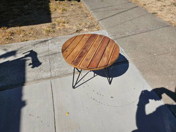 Round wooden coffee table 1