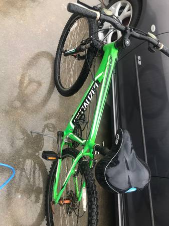 Specislized Hardtock 21 speed 15.5”small mtn. Bike green $98 1