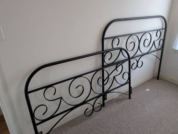 Cast iron queen bed frame 1