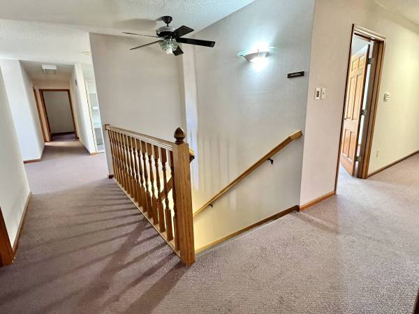 Office space in South Topeka White Lakes district 1