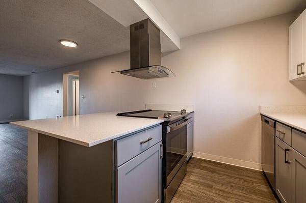 $1,529 / 1br - 674ft2 - Fitness Center, Must See, Sport Courts, Indoor Pool (North End Tacoma)63400160821635124