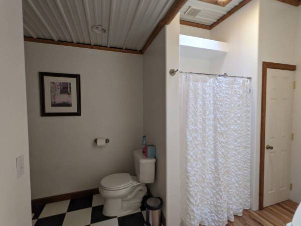 $120 / 1br - 800ft2 - Large One-Bedroom Apartment (Challis, ID)63952518992003124