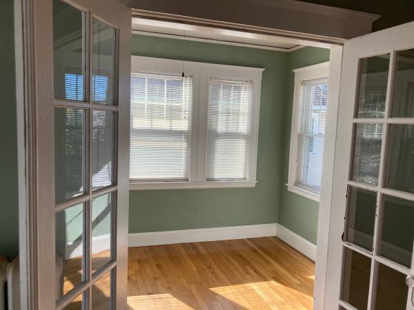 $2,800 / 2br - 1200ft2 - Sunny 2 BR + office in East Arlington w 2 car parking (Arlington)63996548508418124