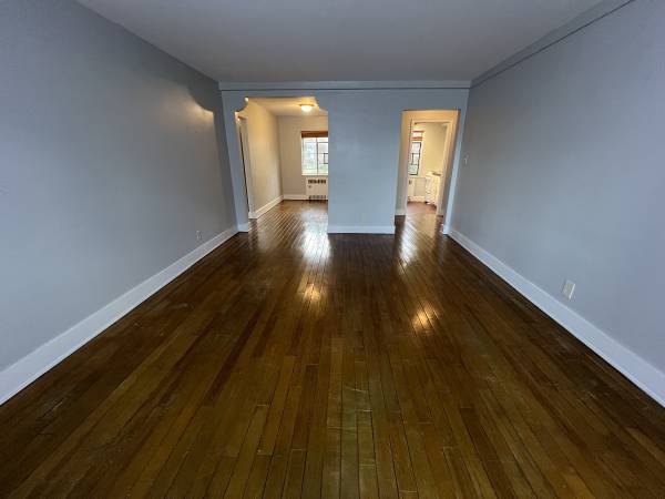 $1,199 / 1br - 686ft2 - Terrific 1 Bedroom on Lexington Ave Available - Utilities Included! (Delaware Avenue District,  Close to Area Colleges-DT)63925204384898123