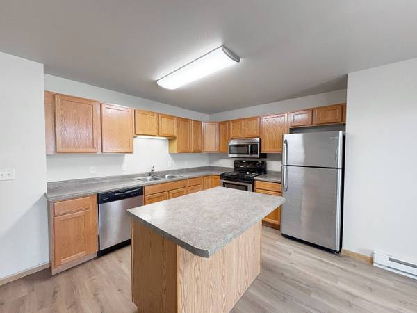 $1,145 / 2br - 1057ft2 - 2 dormitorios, Wi-Fi gratis, en Minot (3414 21st Ave NW, Minot, ND)63683013352193120