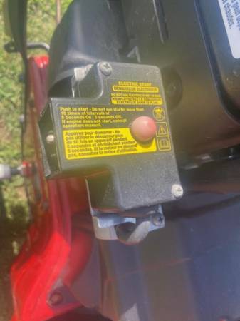 TORO 826 OE 2 STAGE SNOWBLOWER MODEL 37772 W/ ELECTRIC START - $77563440201943681123