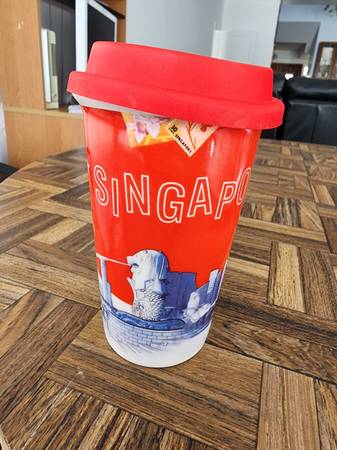 16 oz. Ceramic Mug with Rubber Lid 1