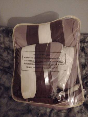 Queen Size Comforter Bedding Set 1