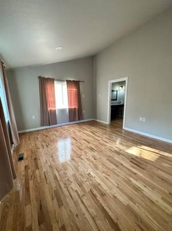 $999 / 1br - Dormitorio principal en una casa compartida (Woodburn)63660412718979122