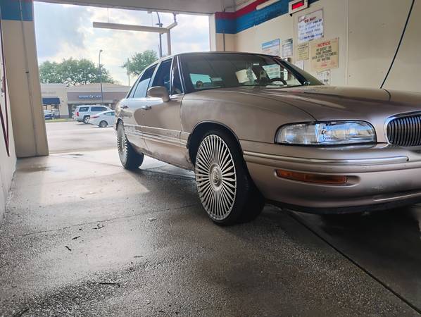 1999 Buick LeSabre limited (Suspensión Grand Touring) - $5,000 (área del aeropuerto Midway)63619112388097124
