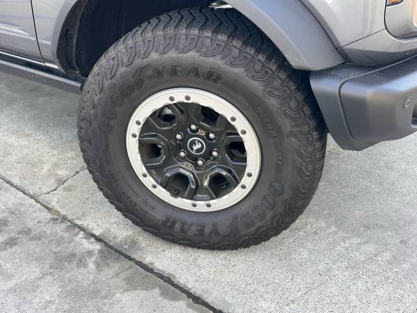 FORD Bronco Sasquatch wheels and tires. 1