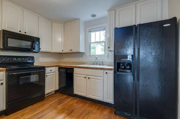 $3600.00 / 4br - 2500ft2 - Charming Home in Sylvan Park63924810770434124