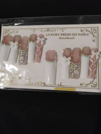 Handmade Luxury press on nails - $5 (San Fran)63471352833155122