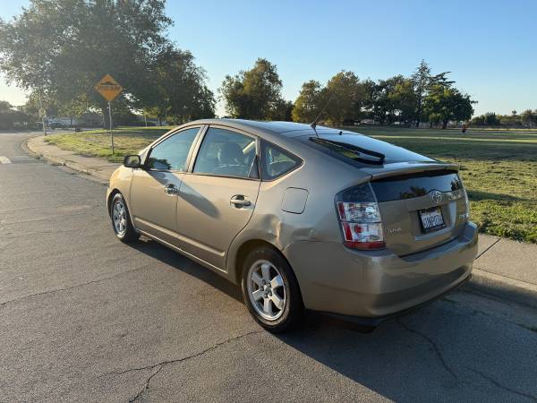 2005 Toyota Prius Low Miles 82k - $5,500 (fremont / union city / newark)63442413365379124