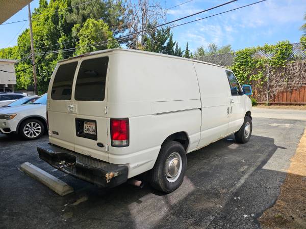 2000 Ford E-250 - $3,900 (Studio City)63623854764163121