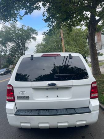 2008 Ford Escape XLS - $2,995 (Fairfield)63654718608129121