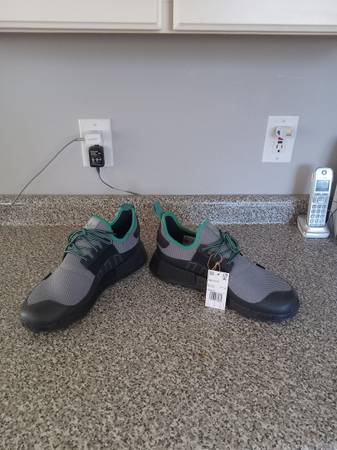 Adidas Slip- On Shoe/Sneaker - new 1