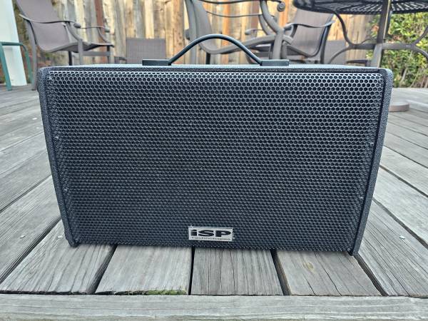 ISP Technologies FS8 Powered Speaker 1