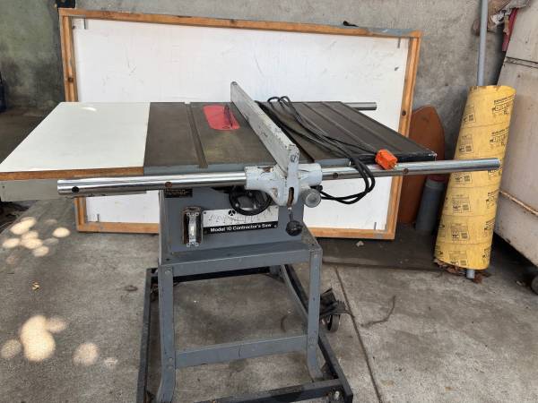 Delta contractor table saw 1