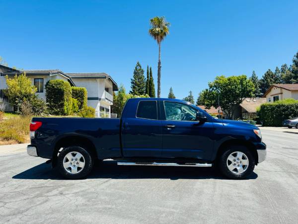 Toyota Tundra 2012 - $9,500 (Newark)63624035609857121