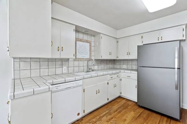 $850 / 1br - Nice, affordable 1 bedroom apartment! (san mateo)64000588838529120