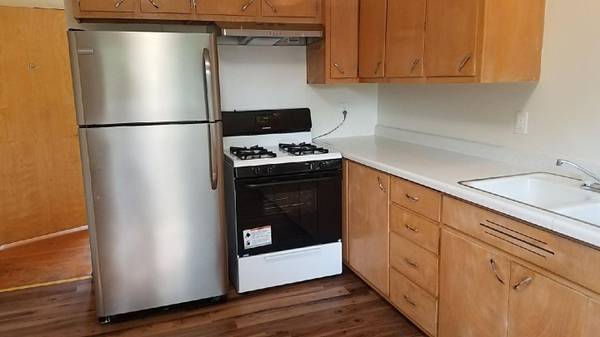 $975 / 2br - 800ft2 - Southside 2 bedroom upper, gas/elect included.  $975. Guenther Av. Osh (Oshkosh)63838113406467124