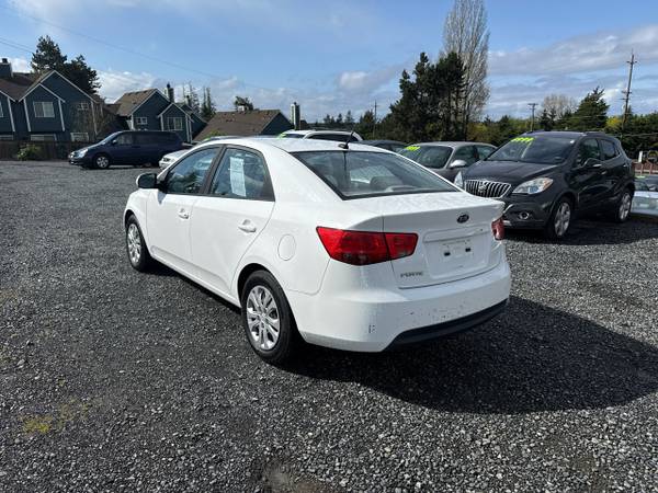 2010 Kia Forte LX - $3.999 (Lynnwood, WA)63441610156417124