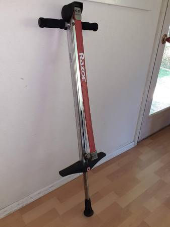 RAZOR Bow Flex Pogo Stick 43" 1