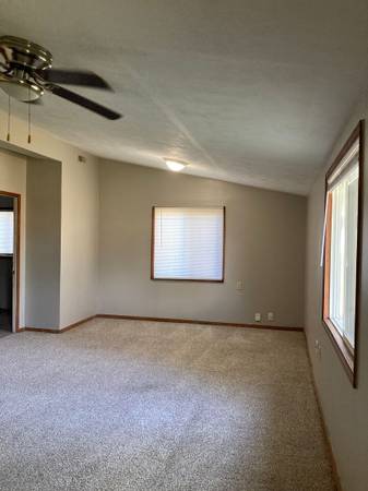 $715 / 3br - 1002ft2 - Casa de 3 dormitorios, 1 baño en calle tranquila (Muncie, IN)63680211633409122