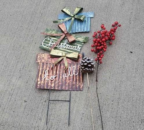 CHRISTMAS DECOR 1