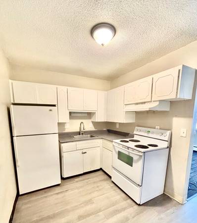 2 Bedroom Apartment for Rent Near Downtown!!! 1