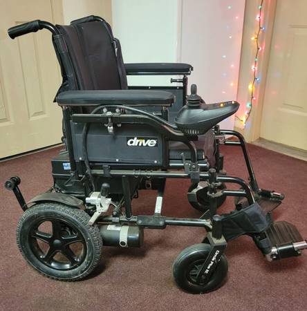 Drive  Cirrus Plus EC  Electric Chair 1