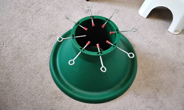 Christmas tree base 1