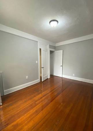 $1,700 / 2br - Spacious 2BR in Midwood Close to Q Train (Brooklyn)63788408674051121
