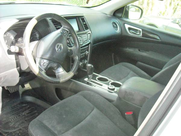 LIQUIDACIÓN DE INCAUTACIÓN POLICIAL 2013 NISSAN PATHFINDER 4x4 FILA TRASERA - $3.247 (3619 LITHIA PINECREST)63470240887937124
