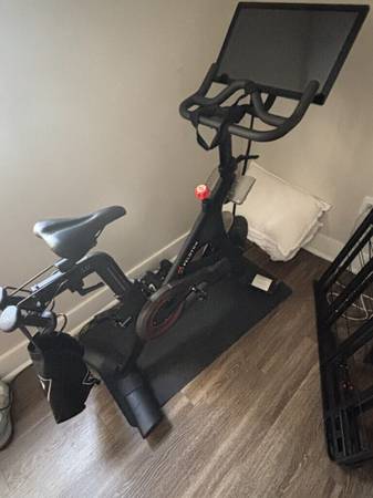Peloton Bike 2nd Gen in Excellent Cond. 1