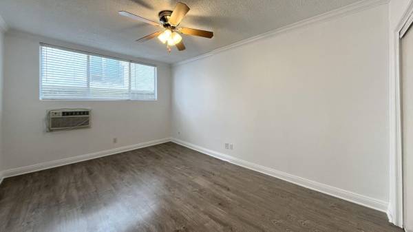 $2,350 / 1hab - 700ft2 - Romaine Apts-Piso de 1 hab. amplio con balcón y estacionamiento!! ¡LLAME AHORA! (West Hollywood)63869889062657124