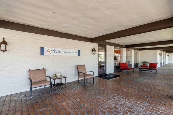 $2,940 / 2br - 1014ft2 - One Free Month! (645 Hampshire Rd, Westlake Village, CA)63800403216515124