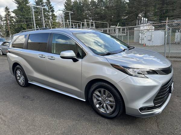 2022 Toyota Sienna LE AWD Híbrido --1 dueño, título limpio, aleaciones, cuero - $30,995 (kirkland)63613978558081122