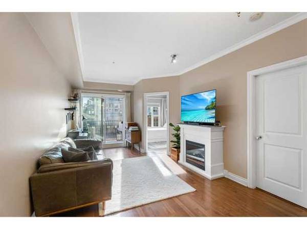 2-bedroom 2 full bathroom + office + walk-in laundry room condo! 1