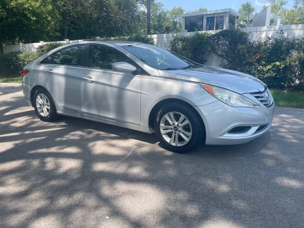 2012 Hyundai Sonata (Excellent Condition/Low Miles/Very Good Condition - $3,950 (WI/IL Border)63470430915331121