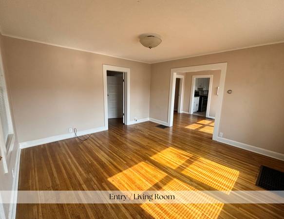 $2100.00 / 2 habitaciones - ¡Camina hasta el campus! Casa de 2 habitaciones con espacios adicionales + estacionamiento – ¡Se aceptan mascotas!62960122762755123