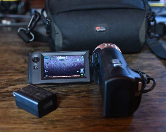 Sony Handycam HDR-CX240 like new condition only used twice - photo