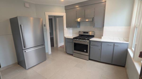 $2,600 / 2br - *NO FEE* Renovated Apt / Driveway Parking/Available NOW/Great Location (Watertown)64194266341761123