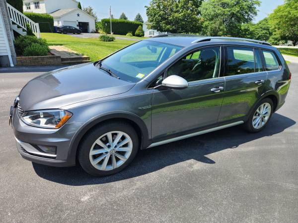 2017 VW Golf Alltack AWD - $14,900 (St Albans)63622570825731121