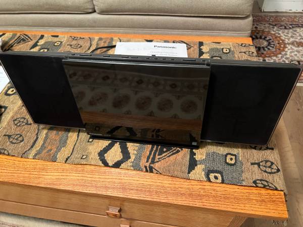 : Panasonic Compact Stereo System (SC-HC38) - Bluetooth, CD, Radio - complete wi 1
