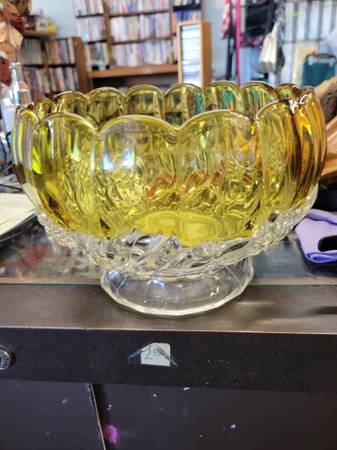 Vintage carnival glass bowl 1